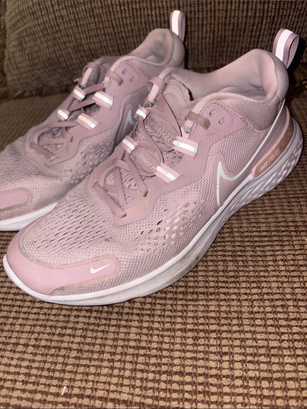 Nike 8.5 Women's Light Pink Running Sneakers